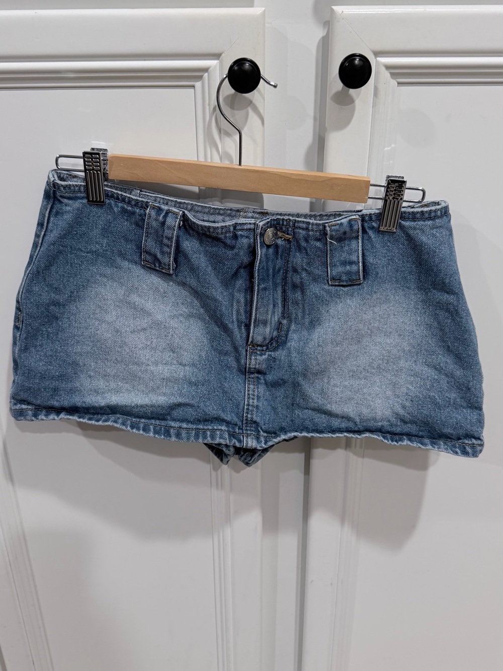 Edikted Blue Washed Denim Skort